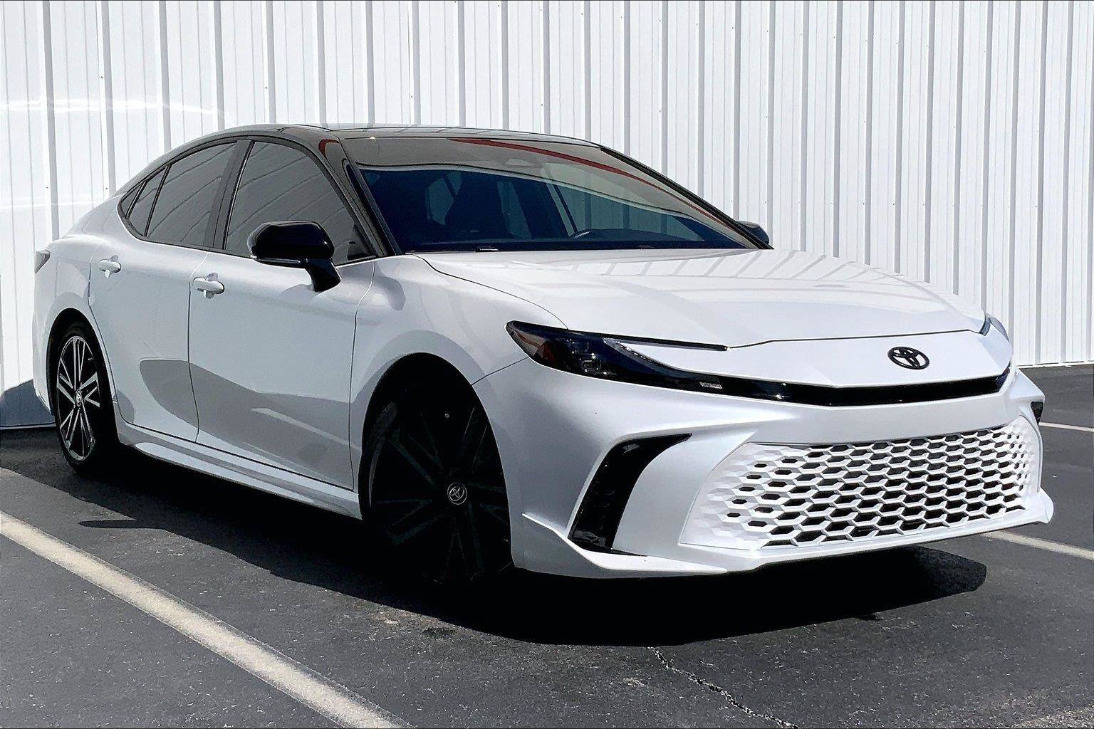 Used 2025 Toyota Camry XSE AWD/4WD image 32
