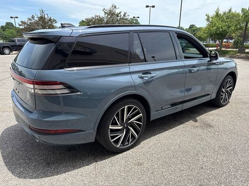 Used 2025 Lincoln Aviator Black Label w/ Jet Appearance Package AWD/4WD image 11