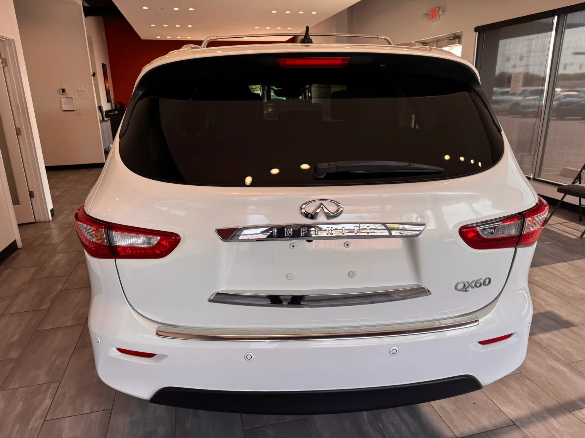 Used 2014 INFINITI QX60 FWD w/ Deluxe Touring Package image 14