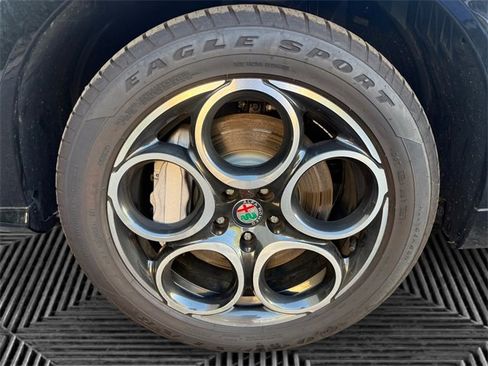 Used 2024 Alfa Romeo Tonale Ti w/ Premium Interior Package image 35