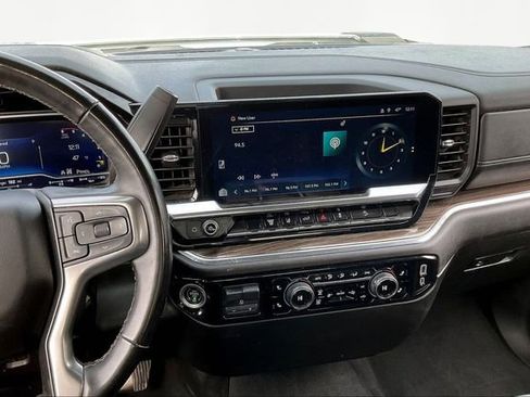 Used 2024 Chevrolet Silverado 2500 LT image 9