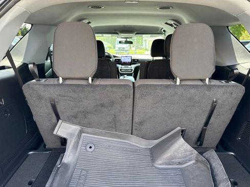 Certified 2023 Ford Explorer XLT AWD/4WD image 9