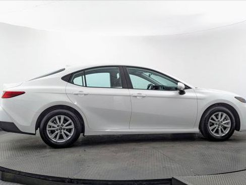 Used 2026 Toyota Camry LE FWD image 9