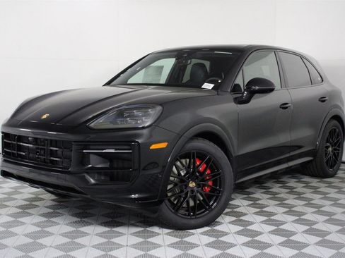 New 2026 Porsche Cayenne GTS image 1