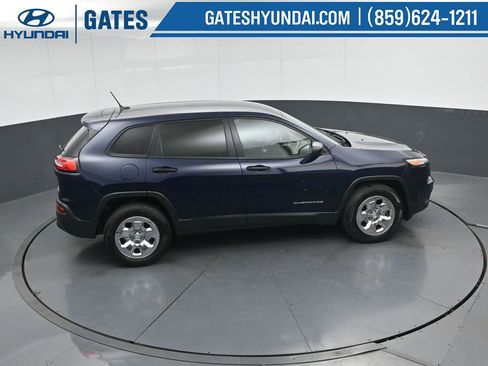 Used 2016 Jeep Cherokee Sport AWD/4WD image 41