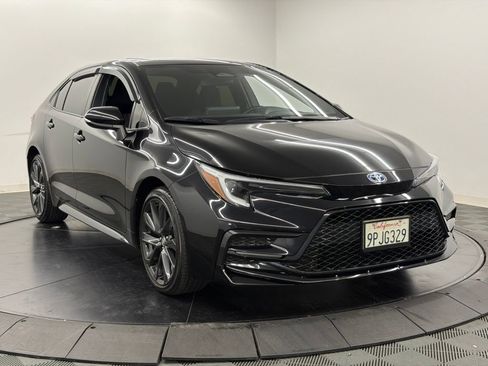 Certified 2024 Toyota Corolla SE w/ SE Package FWD image 8