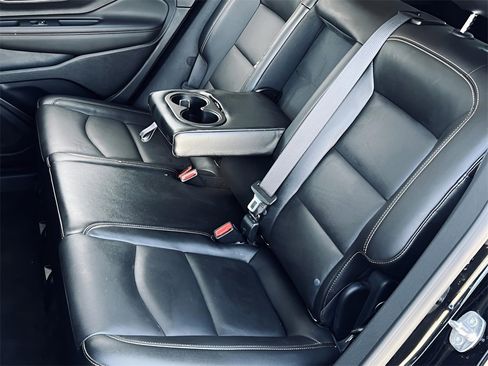 Used 2021 GMC Terrain SLT w/ Infotainment Package II image 16