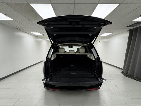 Used 2023 Land Rover Range Rover SE image 36