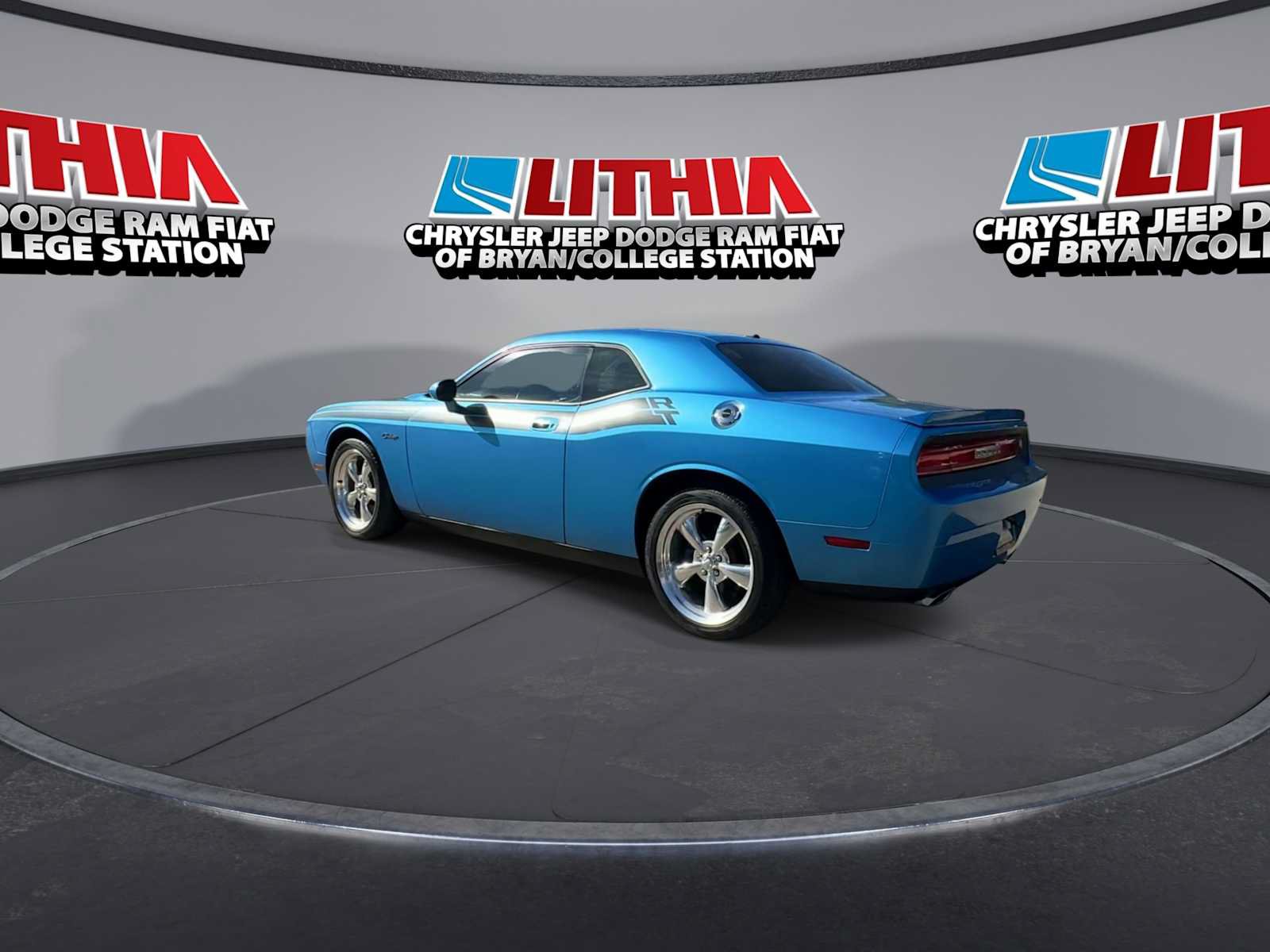 Used 2010 Dodge Challenger R/T RWD image 6