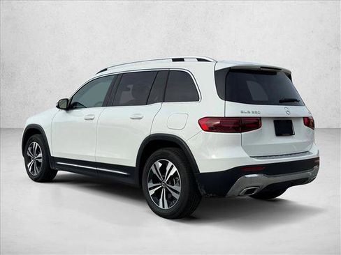 Used 2025 Mercedes-Benz GLB 250 4MATIC image 8