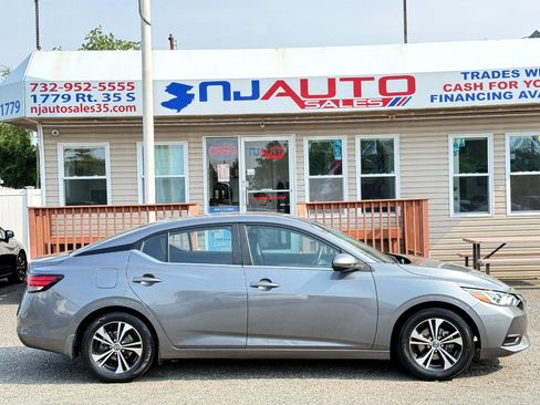 Used 2021 Nissan Sentra SV image 3