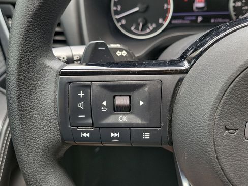 Used 2023 Nissan Rogue SV FWD image 23
