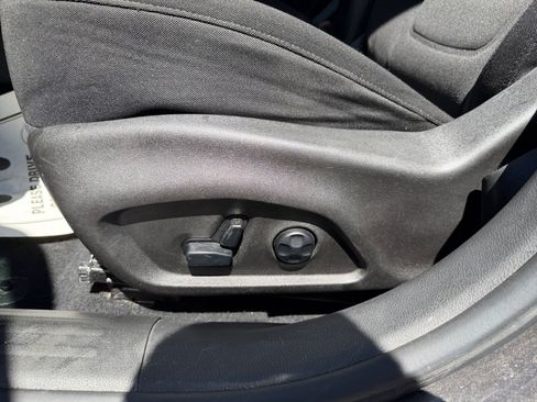 Used 2020 Jeep Renegade Latitude w/ Popular Equipment Group FWD image 14