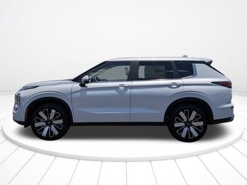 New 2026 Mitsubishi Outlander SE FWD image 6