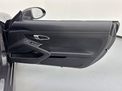 Used 2019 Porsche 718 Cayman S image 32