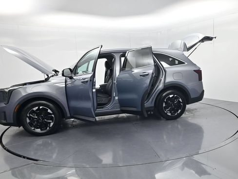 Used 2024 Kia Sorento S FWD image 63