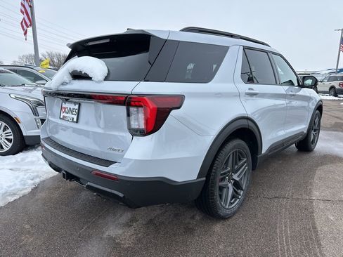 New 2026 Ford Explorer ST-Line w/ ST-Line Street Pack image 9