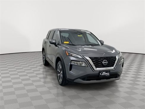 Used 2023 Nissan Rogue SV image 2