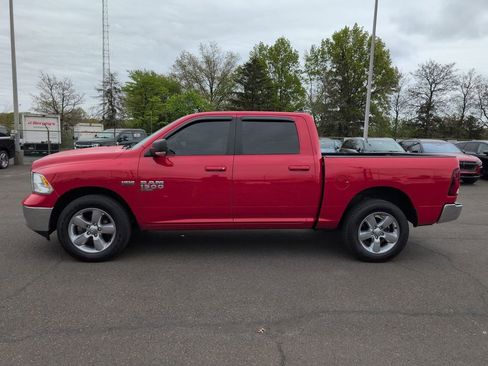 Used 2019 RAM 1500 Classic SLT w/ Luxury Group AWD/4WD image 2