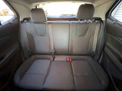 Used 2025 Buick Encore GX Preferred image 38