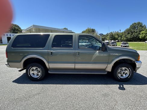 Used 2000 Ford Excursion Limited AWD/4WD image 3