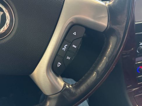 Used 2011 Cadillac Escalade Luxury image 35