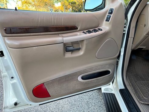 Used 1999 Ford Explorer Limited image 22