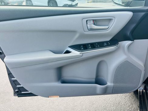 Used 2017 Toyota Camry LE image 12
