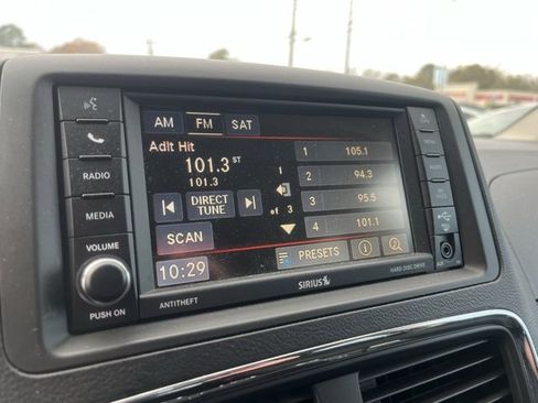 Used 2017 Dodge Grand Caravan SE w/ Power Window Group image 15