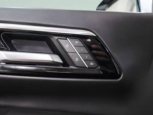 Used 2025 Chevrolet Tahoe LT image 28