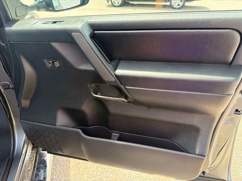 Used 2014 Nissan Titan SL AWD/4WD image 21