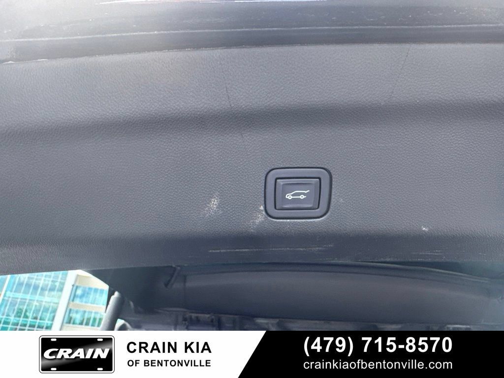 Used 2023 Cadillac Escalade Sport Platinum w/ LPO, ONYX Package AWD/4WD image 26