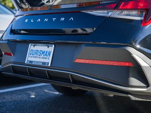 Certified 2025 Hyundai Elantra Sport image 7