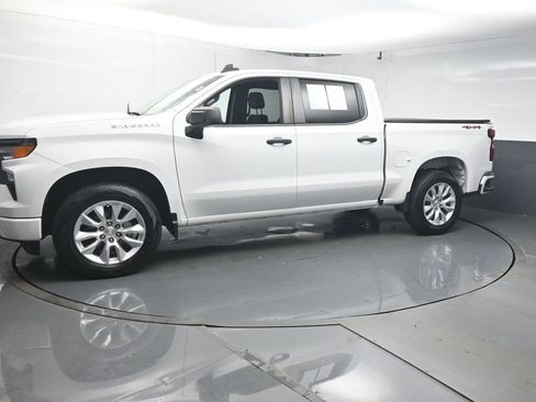 Used 2022 Chevrolet Silverado 1500 Custom AWD/4WD image 4