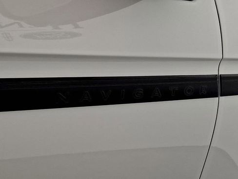 New 2025 Lincoln Navigator L Reserve w/ Jet Appearance Package AWD/4WD image 24