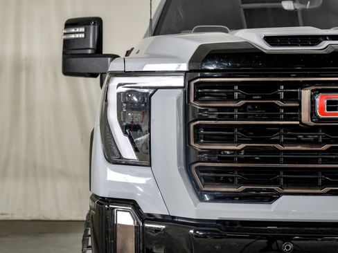 Used 2024 GMC Sierra 2500 AT4X image 39