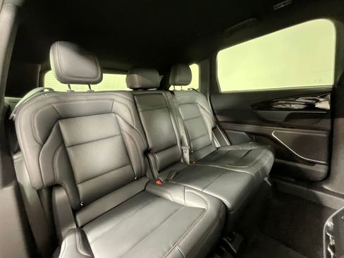 Used 2025 Lincoln Nautilus Premier w/ Jet Appearance Package image 22