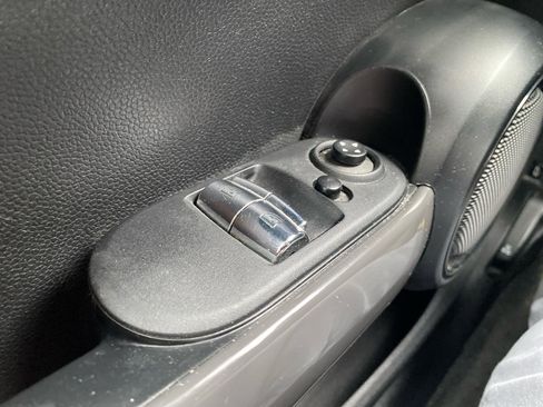 Used 2018 MINI Cooper 2-Door Hardtop image 16