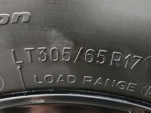 Used 2018 Jeep Wrangler Unlimited Sahara w/ Dual Top Group image 33