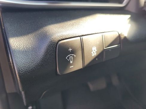 Used 2024 Hyundai Elantra SEL image 17