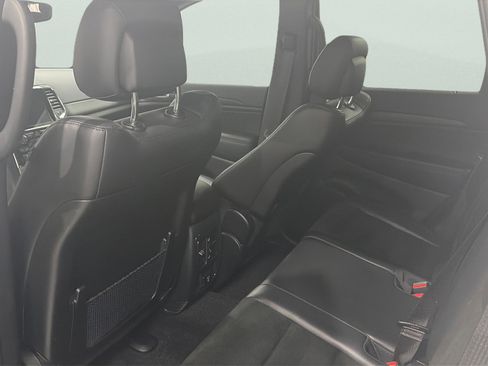 Used 2022 Jeep Grand Cherokee Laredo X image 10