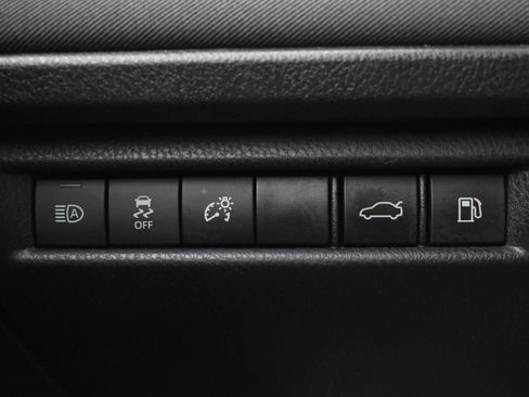 Used 2025 Toyota Camry LE image 18