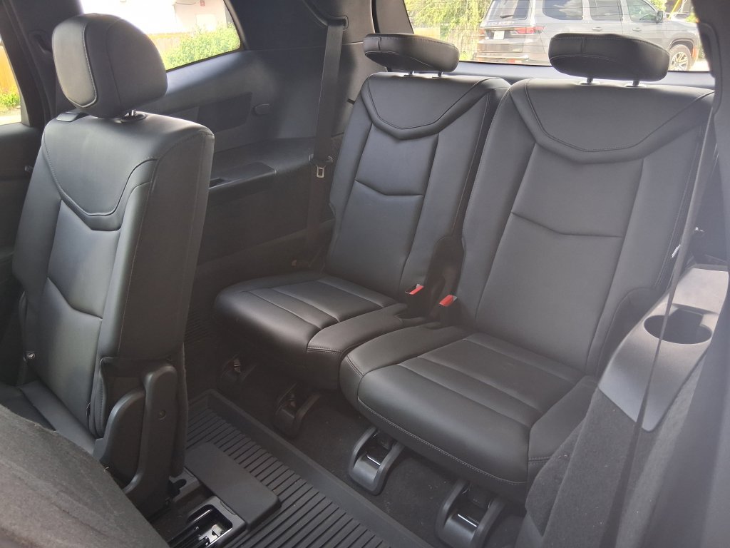 Used 2024 Cadillac XT6 Luxury w/ LPO, Floor Liner Package FWD image 23