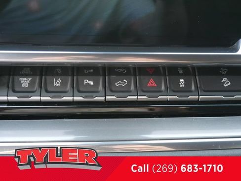 Used 2024 Chevrolet Silverado 2500 High Country w/ High Country Premium Package AWD/4WD image 32