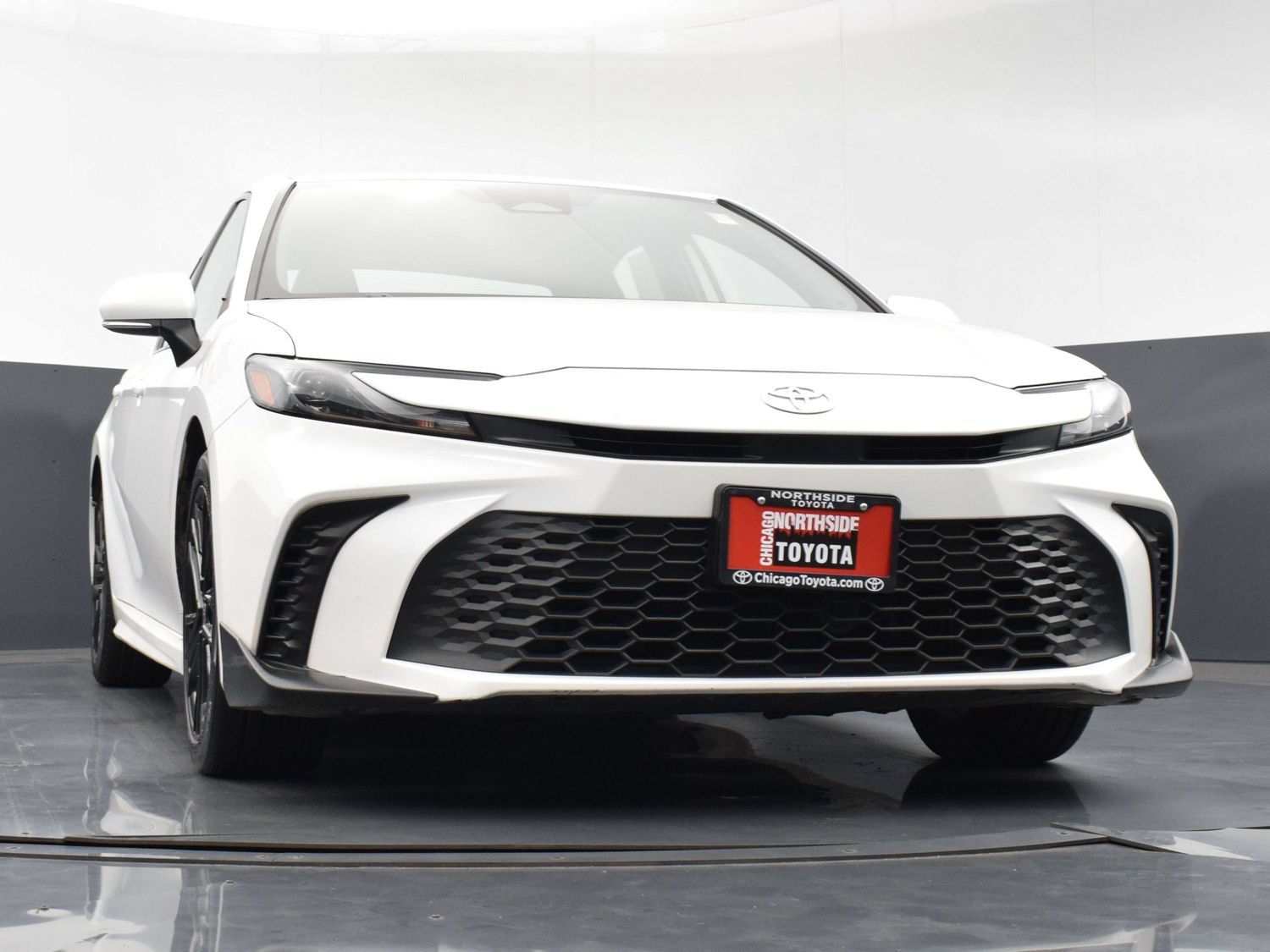 Used 2025 Toyota Camry SE FWD image 29
