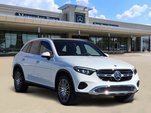 Used 2026 Mercedes-Benz GLC 300 4MATIC image 2