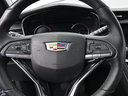 Used 2025 Cadillac XT6 Premium Luxury image 19