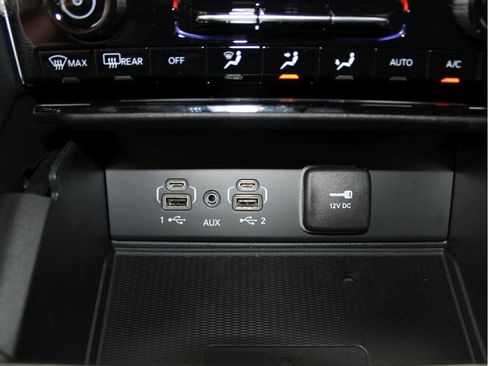 New 2025 Jeep Grand Cherokee Altitude image 19