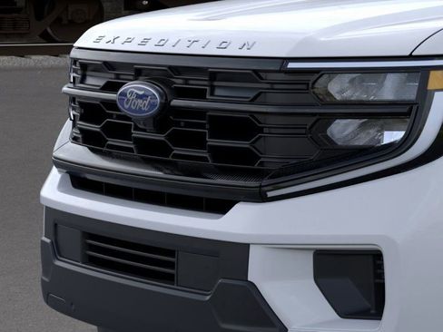 New 2026 Ford Expedition Active image 17