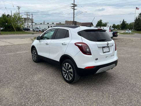 Used 2022 Buick Encore Preferred AWD/4WD image 3